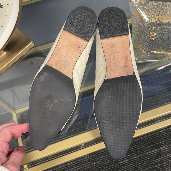 Manolo Blahnik Cream and Black Quilted Loafers - Picture 6 of 7